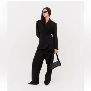 LAMARA LONDON Black Cinched Oversize Blazer Size M/L Bloggers Favorite. Chic